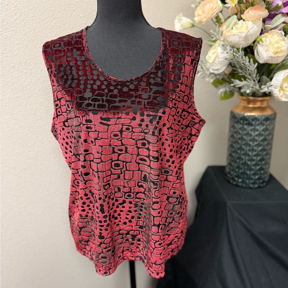 Textured Animal Print Sleeveless Blouse – Red & Black Burnout Pattern – Size L